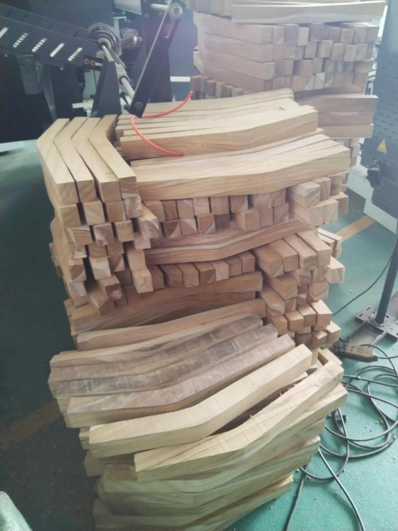 探索實(shí)木五軸加工設(shè)備 木工與建筑機(jī)械的精密融合